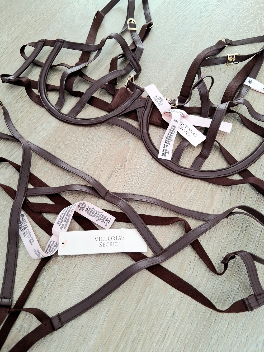 Victoria's Secret Faux Leather Open-cup Balconette Bra & Thong Set Size L - Picture 3 of 6